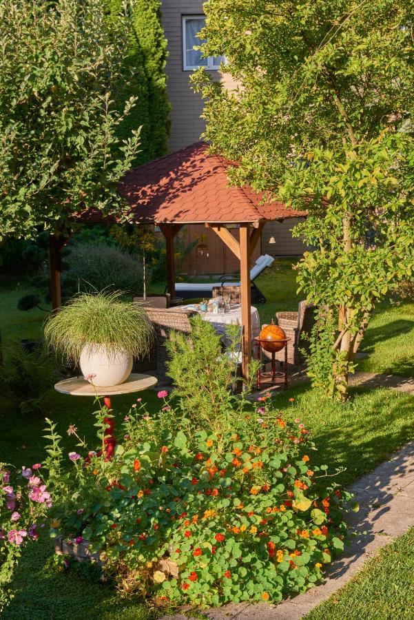 Gasthof Hametner: Thermal Oasis with Garden Access Bad Hall Exterior photo